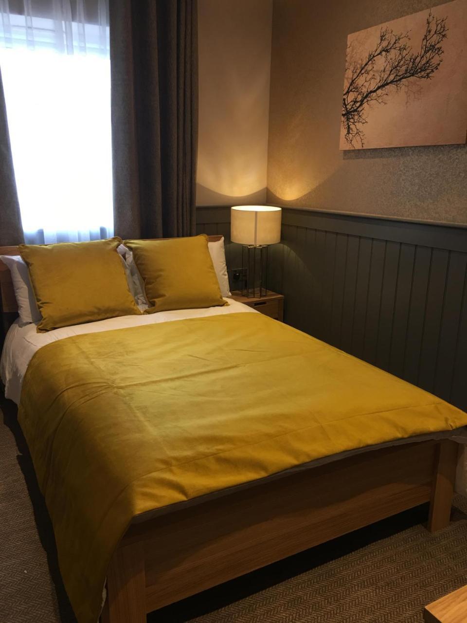 The Tower Arms Hotel Айвер Екстер'єр фото