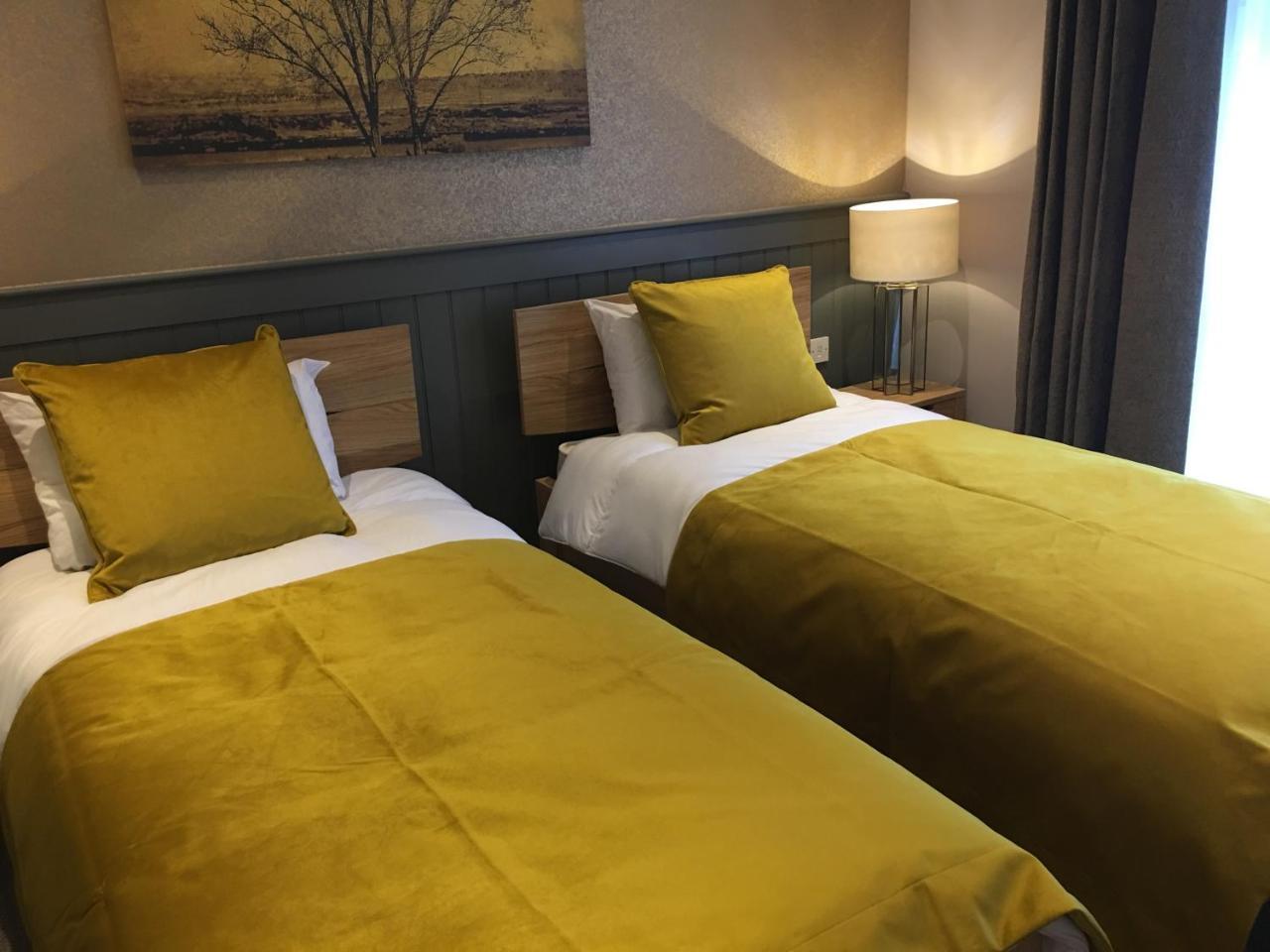 The Tower Arms Hotel Айвер Екстер'єр фото